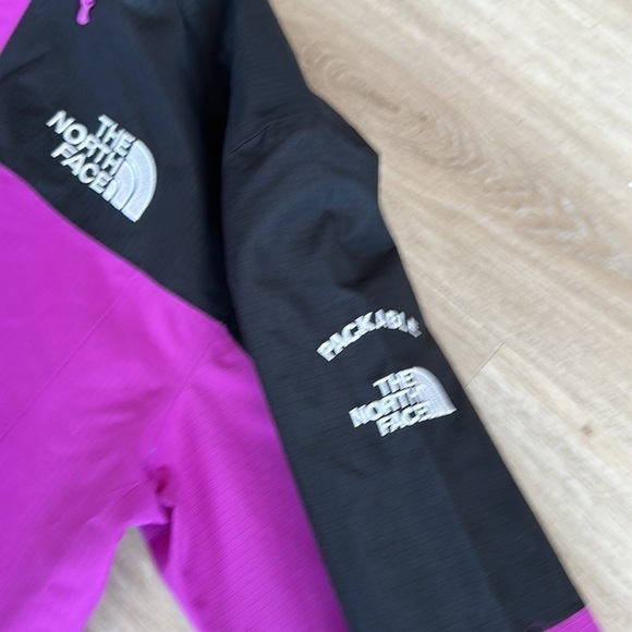 The north face packable jacket stowaway men’s small and medium black and purple - Picture 9 of 11